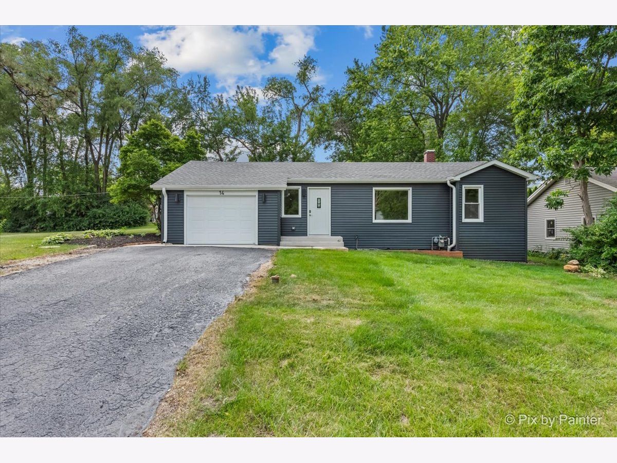  For Sale Oakwood Hills Illinois, 14 Lakewood Drive
