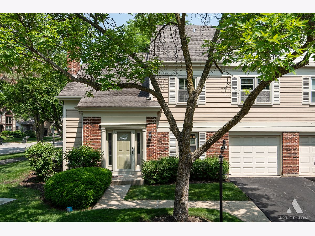 Townhomes & Condos & Homes Sold Lake Arlington Towne Arlington Heights Illinois, 2452 Hunter