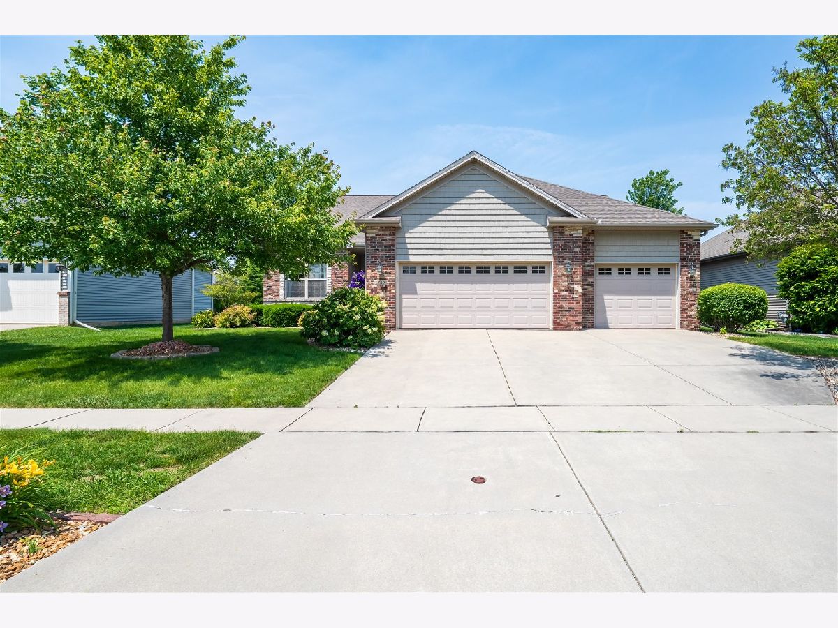 Homes For Sale Hershey Grove Bloomington Illinois, 1720 Eide Road