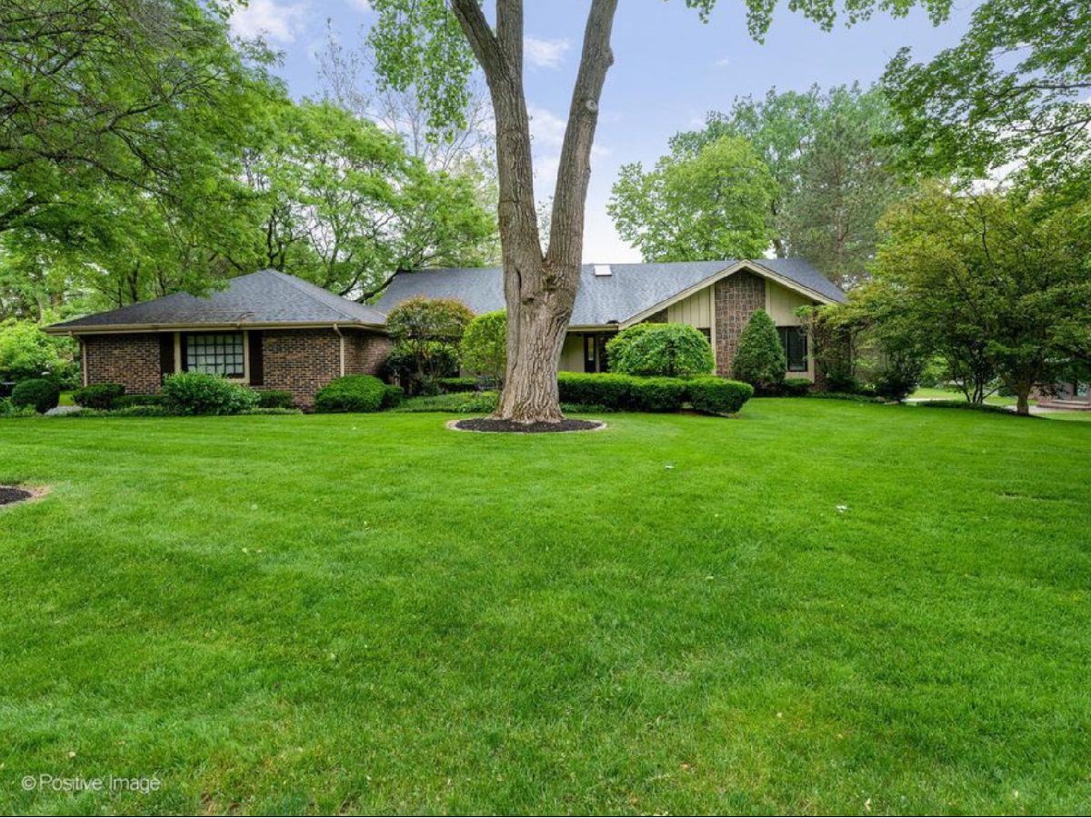 Homes & Townhomes Sold Woodview Estates Burr Ridge Illinois, 1109 Laurie