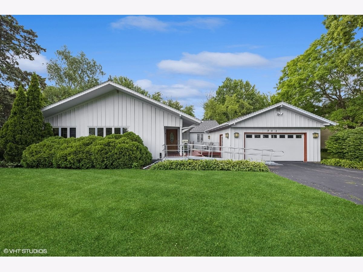  Sold Crystal Lake Illinois, 700 Woodland