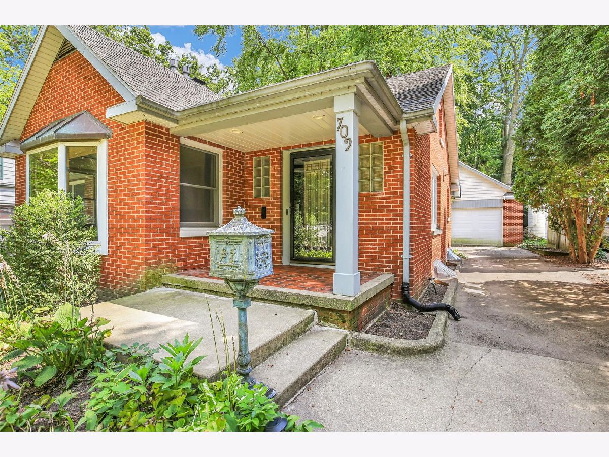 Homes For Sale University Heights Urbana Illinois, 709 Vermont Avenue