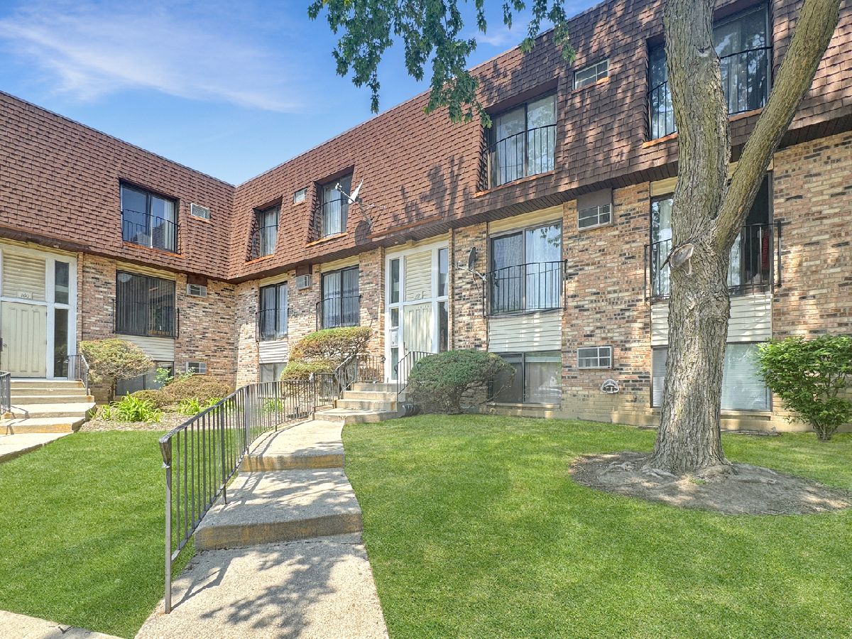  Sold Glendale Heights Illinois, 162 Waters Edge