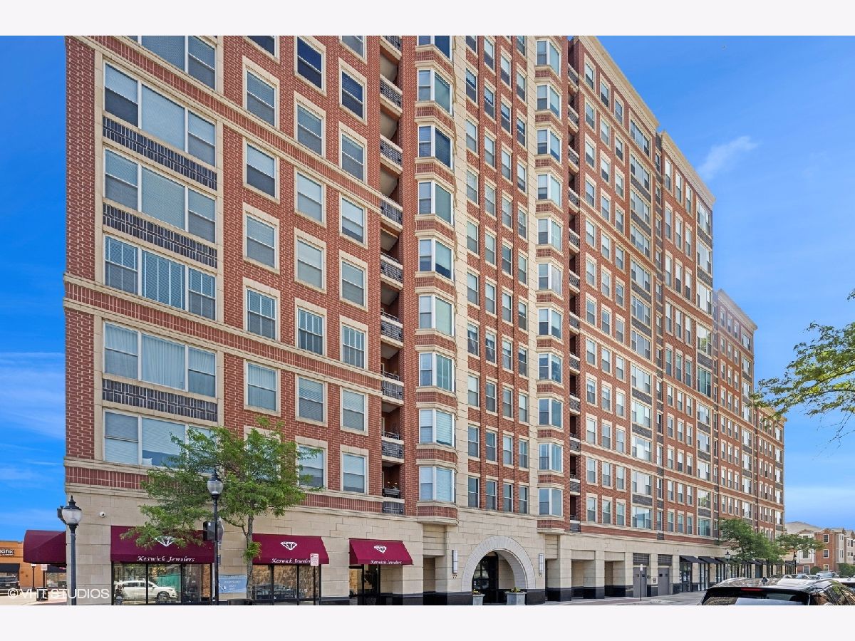 Condominiums Sold Arlington Town Square Arlington Heights Illinois, 77 Evergreen