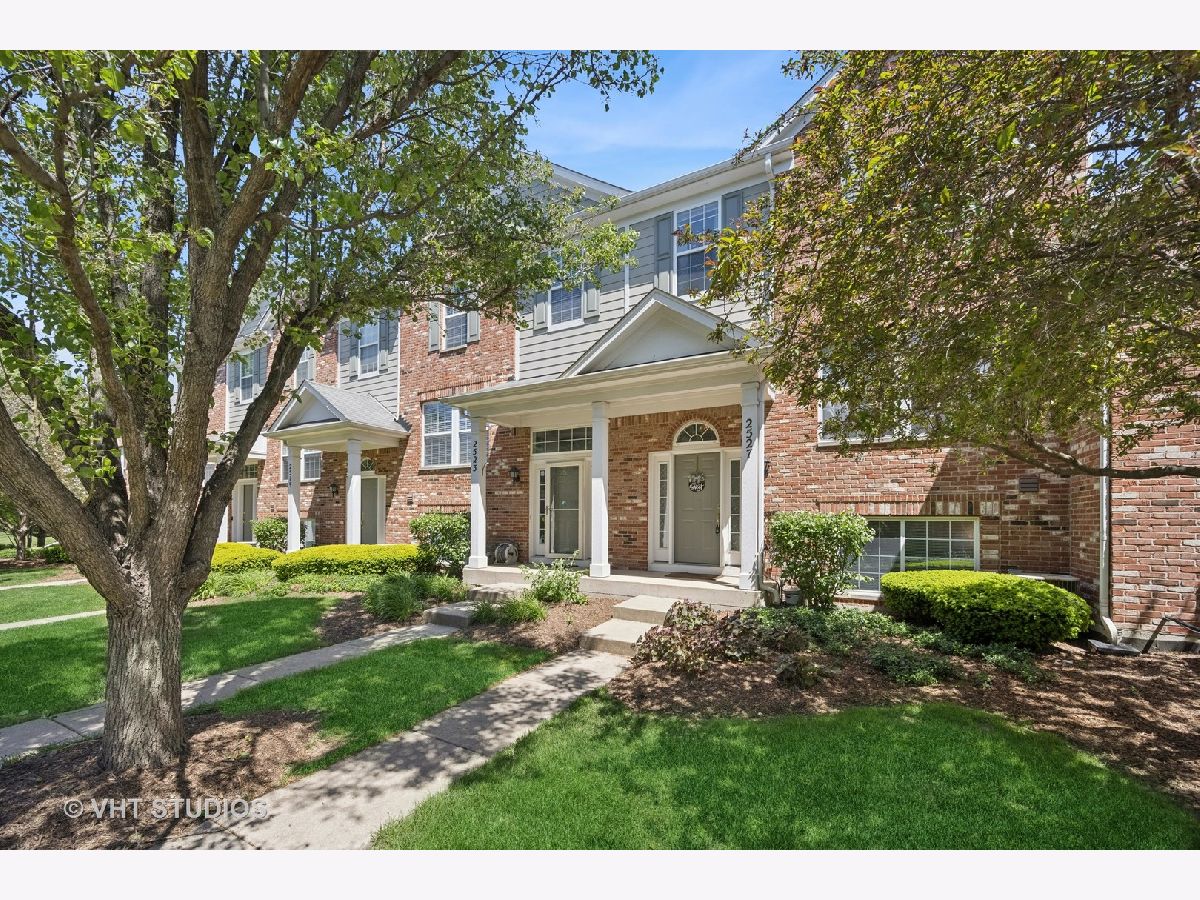 Townhomes For Sale The Reserve Of Elgin Elgin Illinois, 2527 Emily Lane