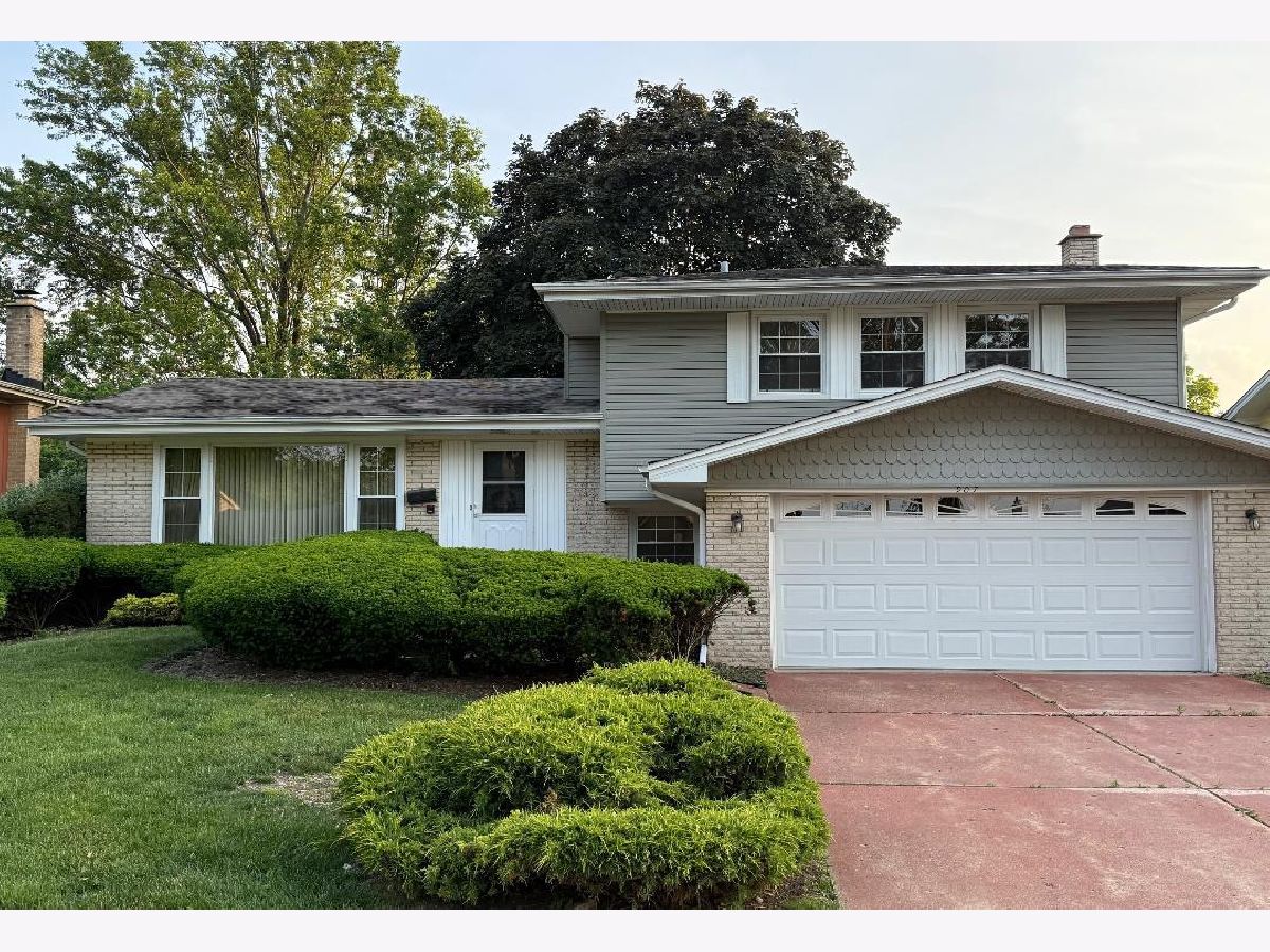 Homes & Condos & Townhomes Sold Ivy Hill Arlington Heights Illinois, 907 Crabtree