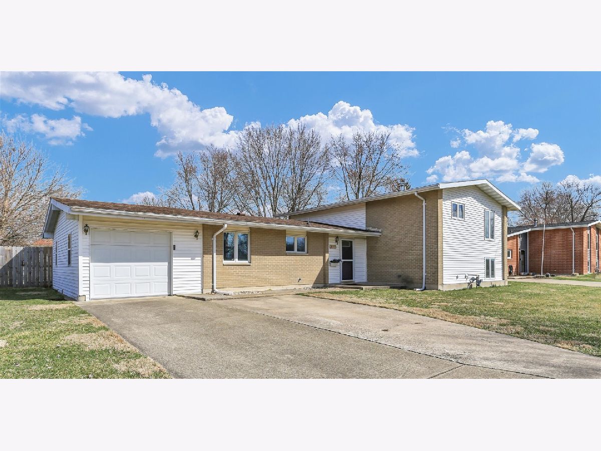 Homes & Condos & Townhomes For Sale South Pointe Rantoul Illinois, 317 Naples Drive