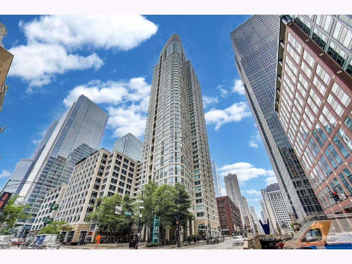 Condominiums Sold Sterling Chicago Illinois, 345 Lasalle