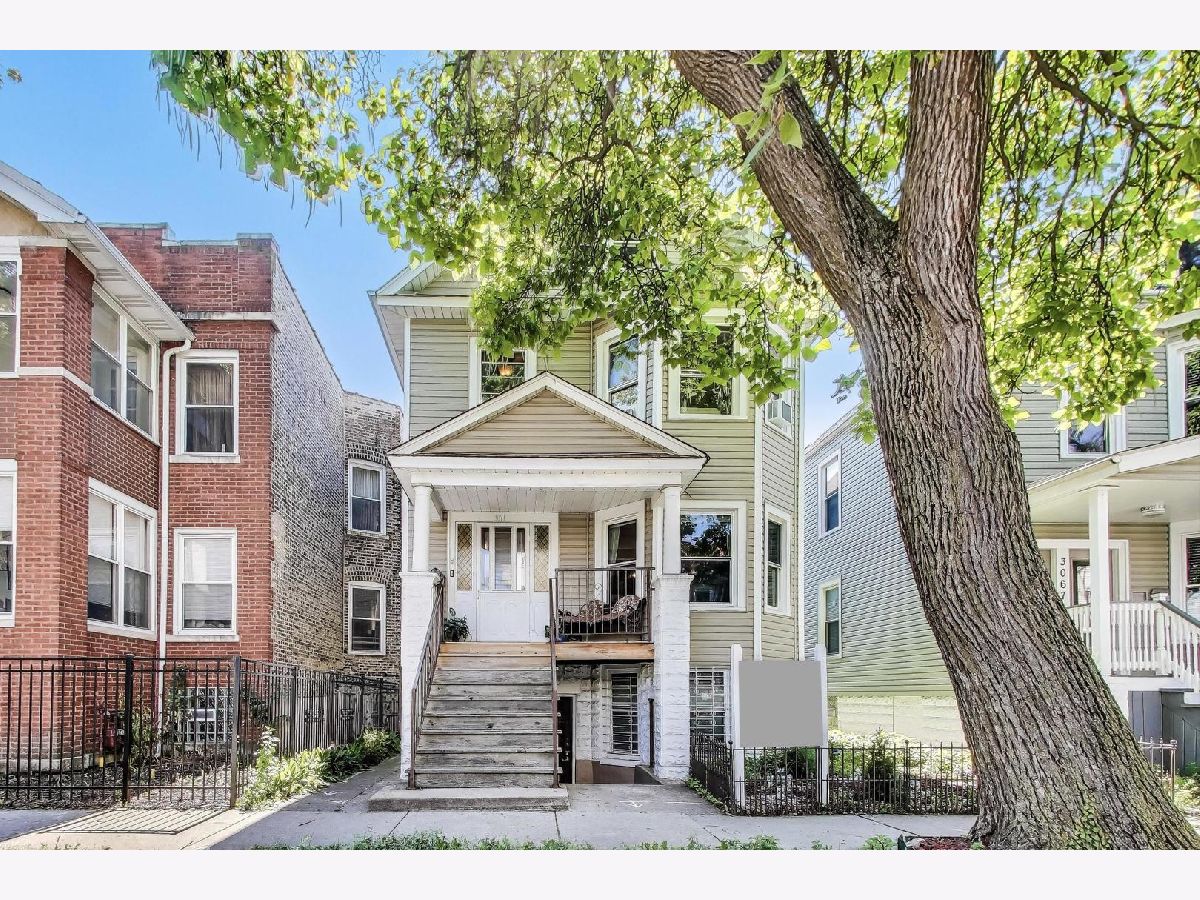  For Sale Chicago Illinois, 3071 Avers Avenue