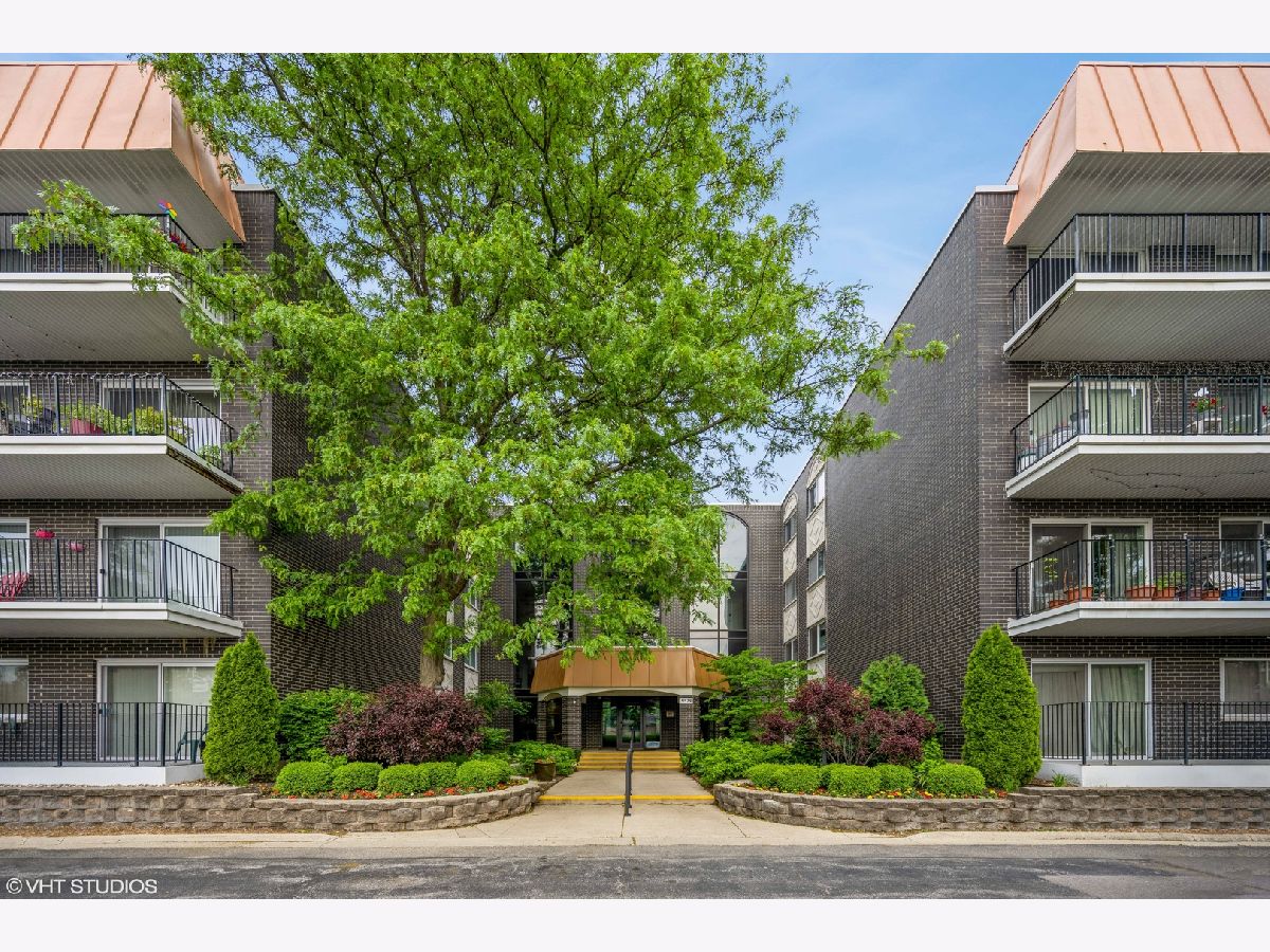 Condominiums & Homes Sold Barcelona Skokie Illinois, 9529 Bronx