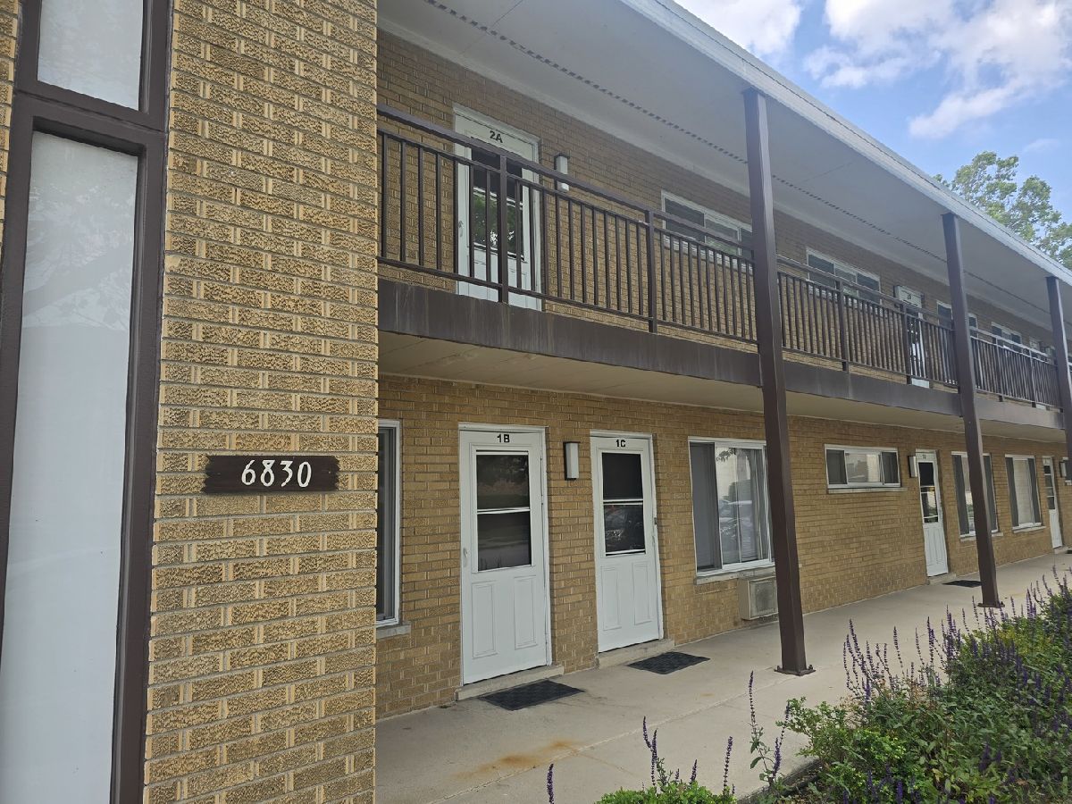  Rented Chicago Illinois, 6830 Ozark