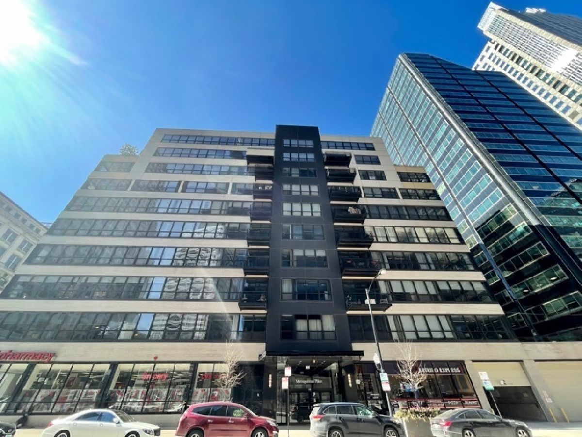 Condominiums Rented Metropolitan Place Chicago Illinois, 130 Canal