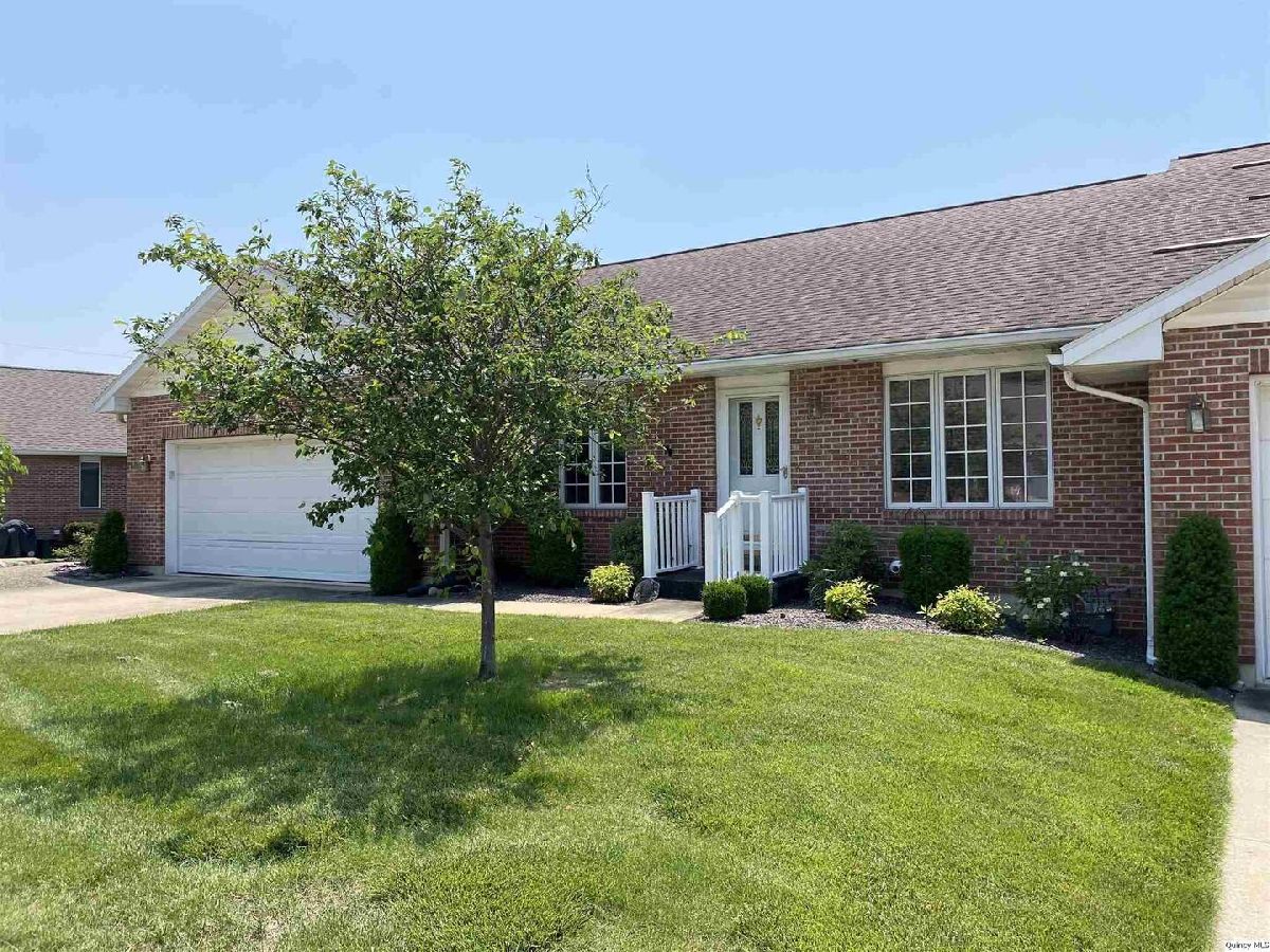  Sold Quincy Illinois, 504 Donegal Dr.