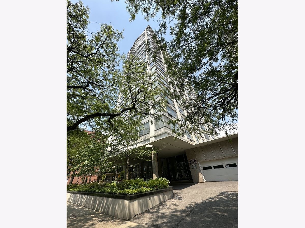 Condominiums & Homes Rented Edgewater Beach Chicago Illinois, 5757 Sheridan