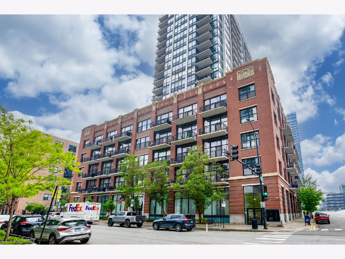  Sold Chicago Illinois, 210 Desplaines