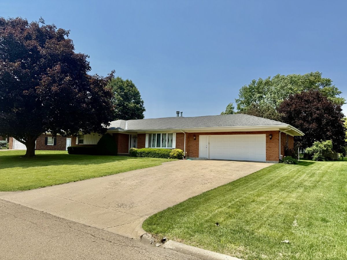  Sold Mendota Illinois, 1704 Lakewood