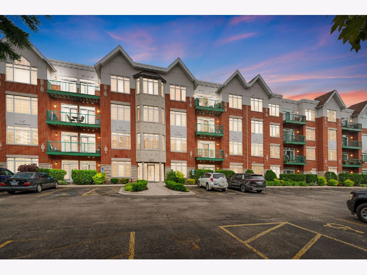 Condominiums Sold Park Point Wheeling Illinois, 620 Mchenry