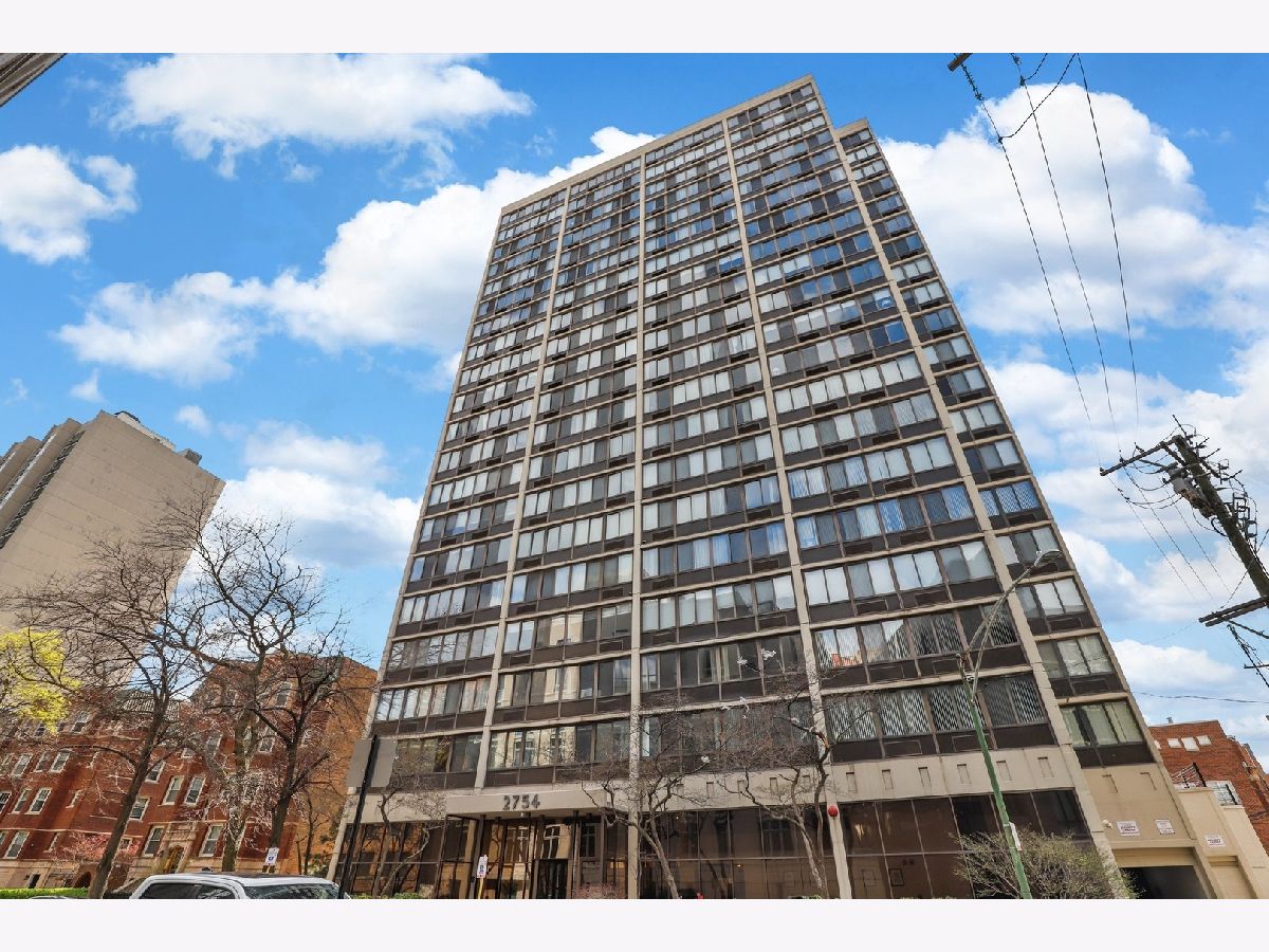 Condominiums Sold Hampden Tower Chicago Illinois, 2754 Hampden