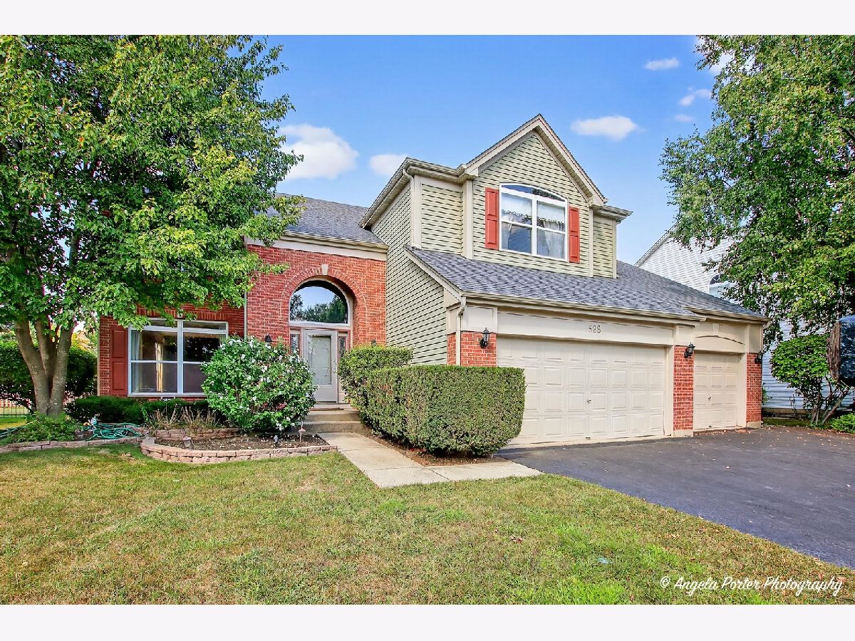 Homes For Sale Conservancy Gurnee Illinois, 528 Cliffwood Lane