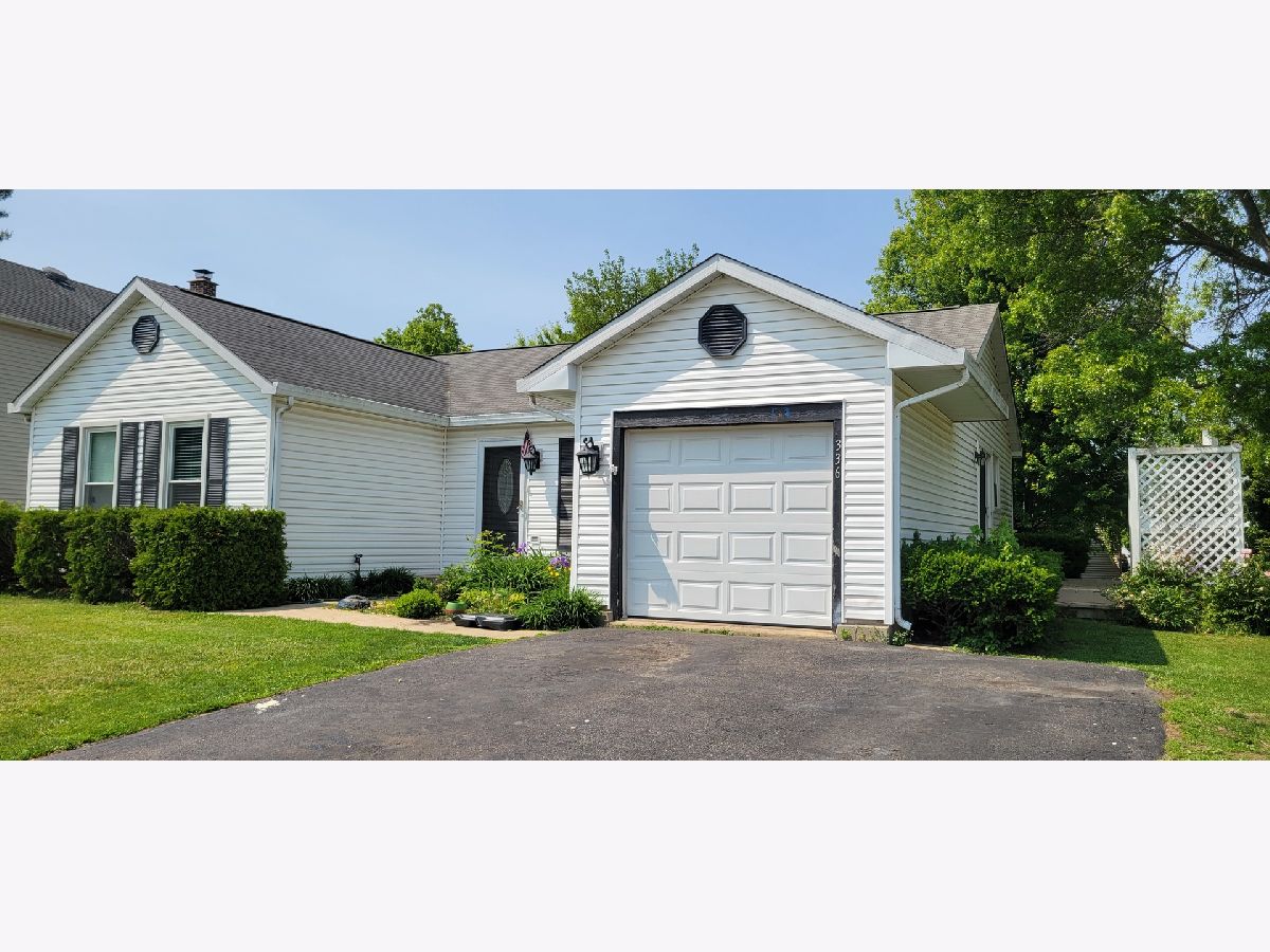  Rented Cary Illinois, 336 Burr Oak