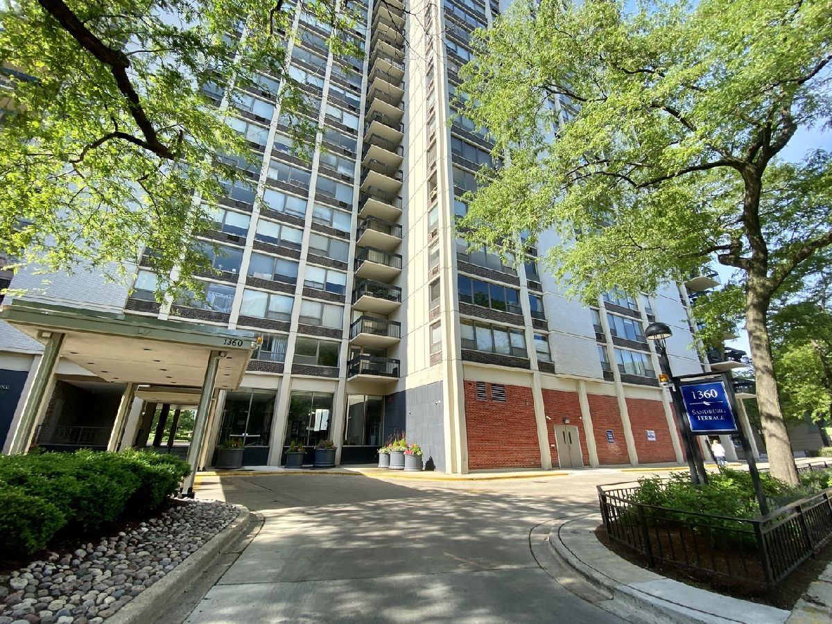 Condos & Townhomes Rented Sandburg Village Chicago Illinois, 1360 Sandburg