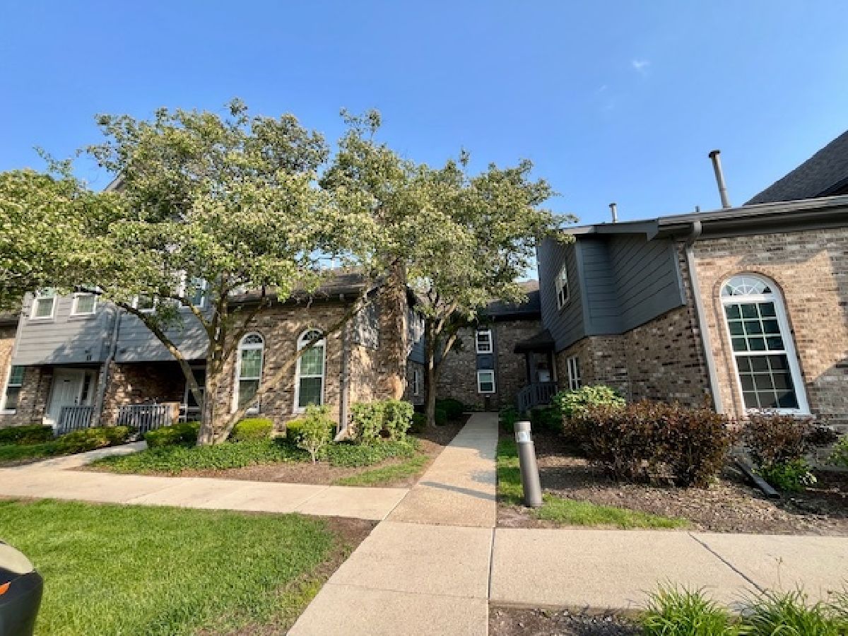 Condos & Townhomes Rented Foxcroft Condos Naperville Illinois, 11 Foxcroft