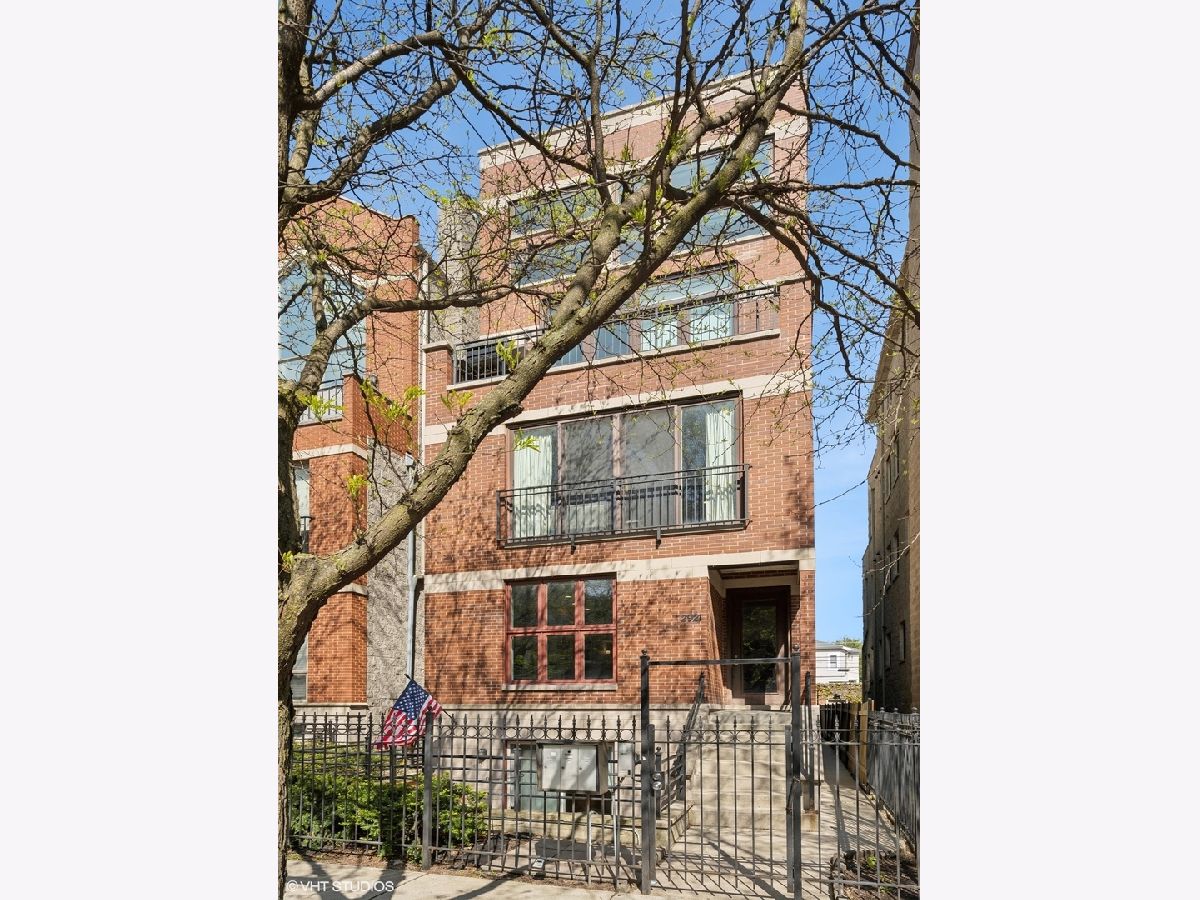  Sold Chicago Illinois, 2921 Damen