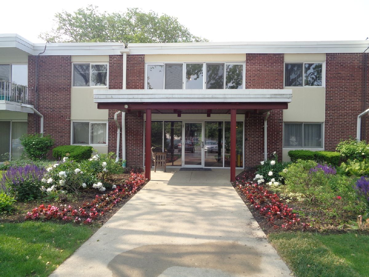 Condominiums Sold Cameo Terrace Wheeling Illinois, 127 Wolf