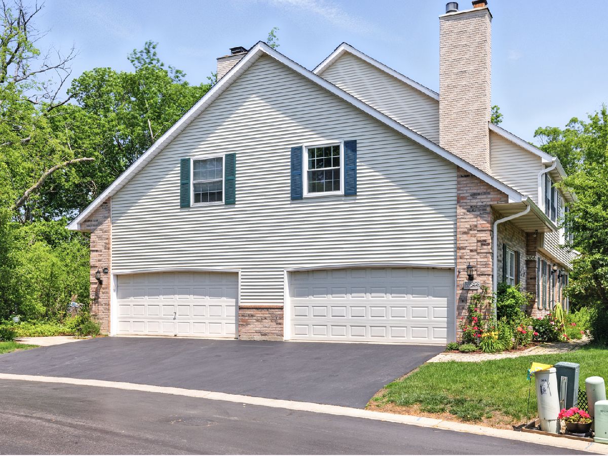 Townhomes & Condos Sold Laurel Oaks Streamwood Illinois, 1386 Laurel Oaks