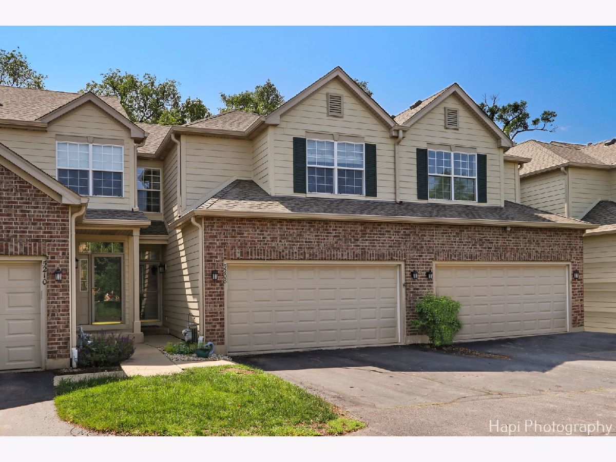 Townhomes & Condos & Homes Sold Abbey Ridge Mchenry Illinois, 5208 Cobblers