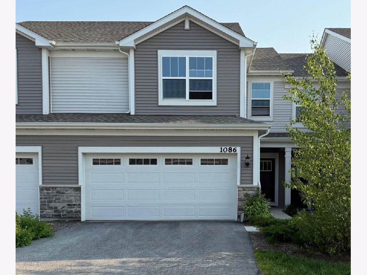  Rented South Elgin Illinois, 1086 Moraine