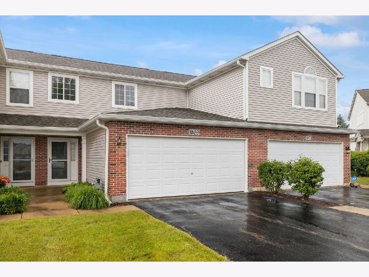 Townhomes & Condos Sold Longford Lakes Yorkville Illinois, 1069 Dalton