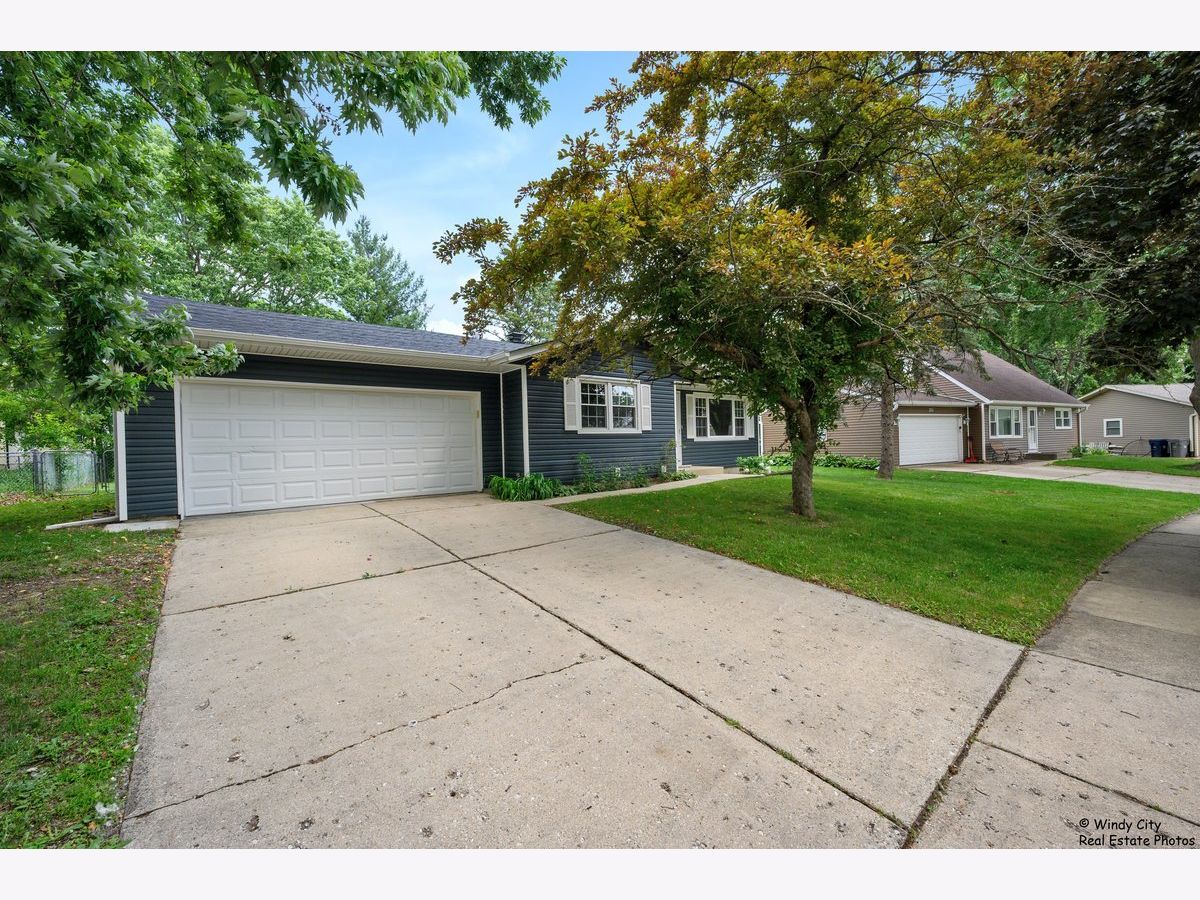 Homes & Condos & Townhomes Sold College Park Elgin Illinois, 381 Purdue