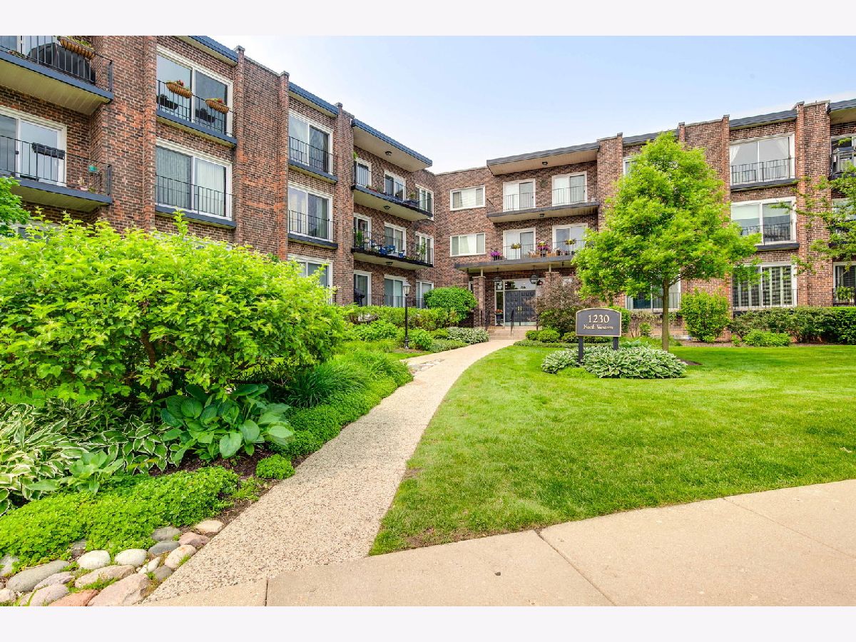 Condominiums Sold Crystal Point Lake Forest Illinois, 1230 Western