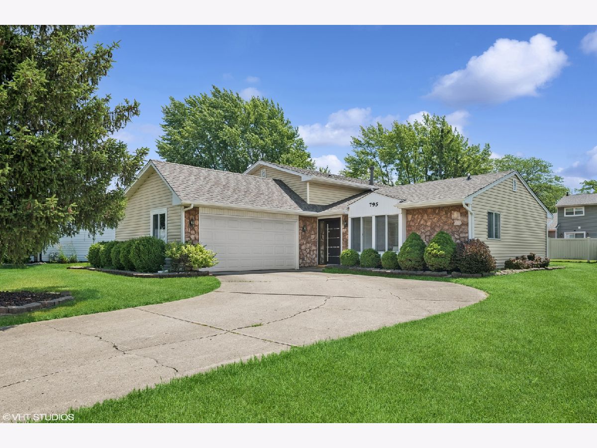  Sold Roselle Illinois, 795 Hunter
