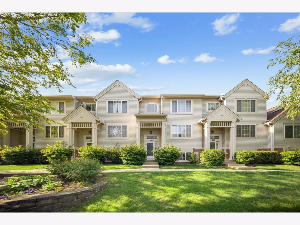 Townhomes & Condos & Homes Sold Cambria Cary Illinois, 180 New Haven