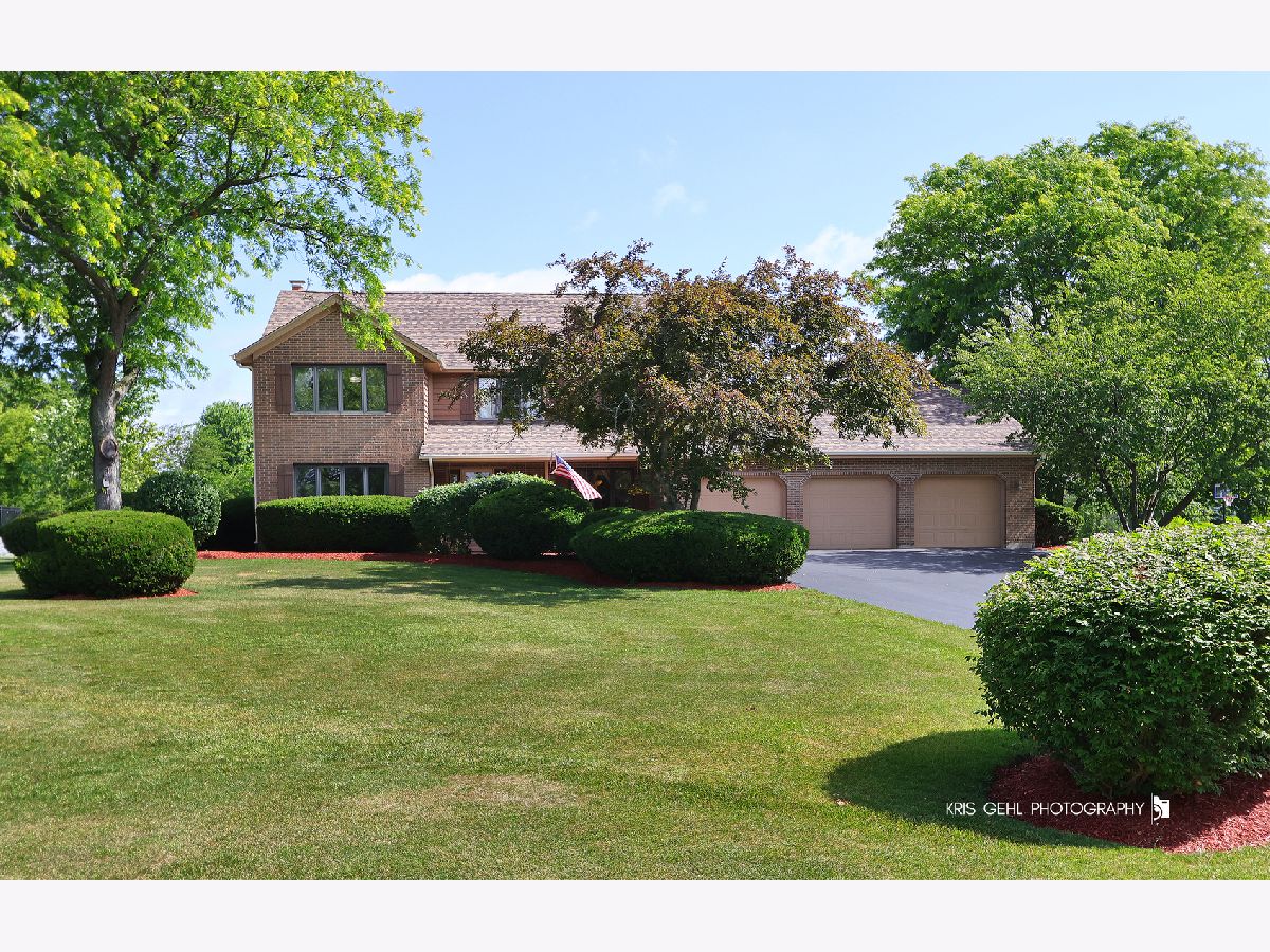 Homes For Sale Deerwood Crystal Lake Illinois, 3710 Spy Glass Ridge Road