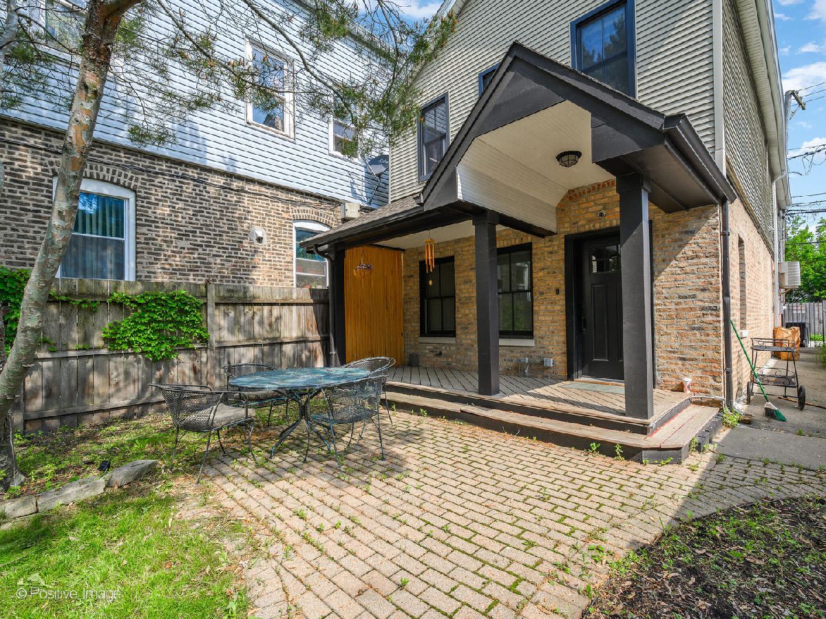  Rented Chicago Illinois, 2118 Huron