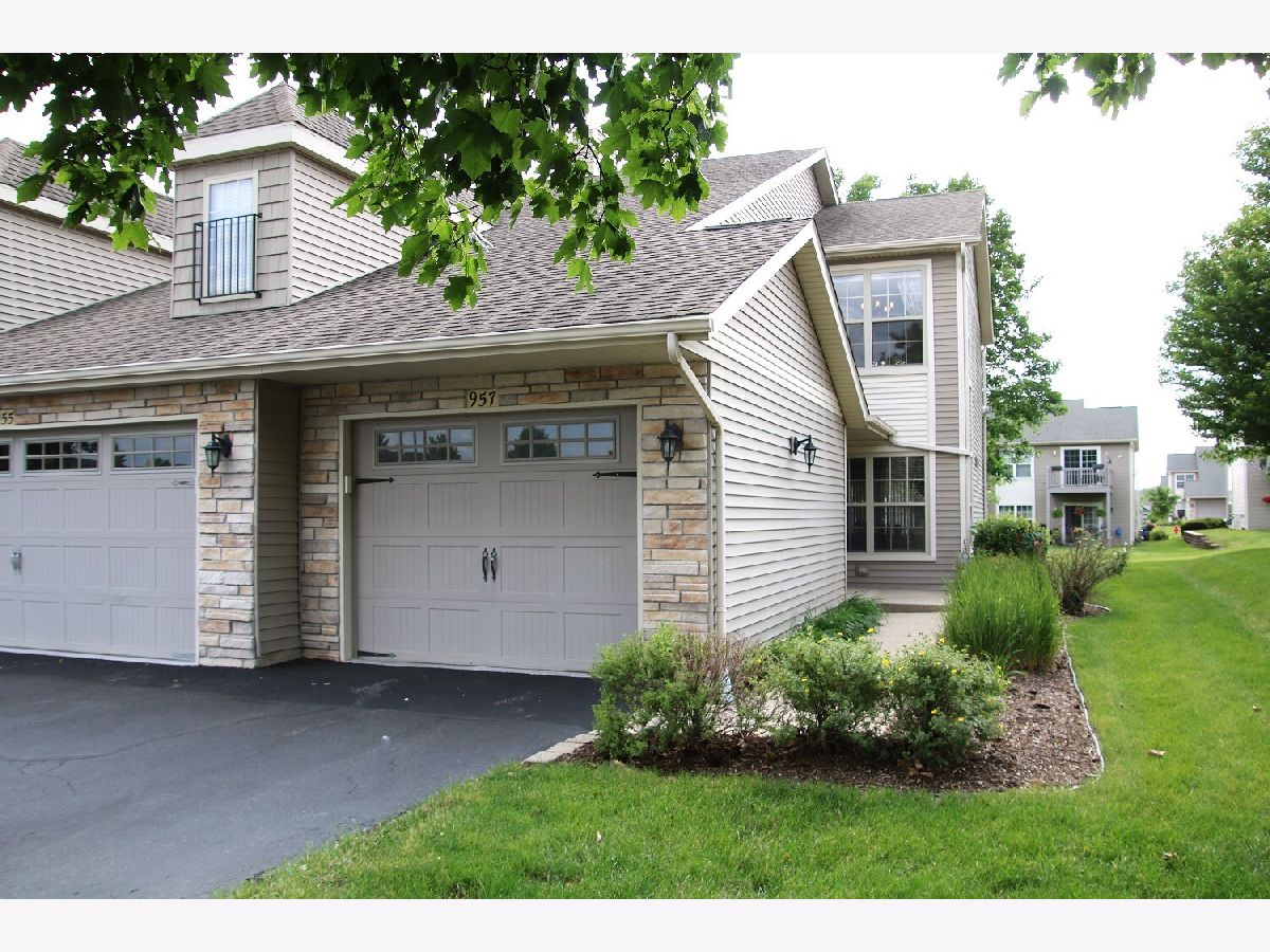  Rented Sycamore Illinois, 957 Arvle