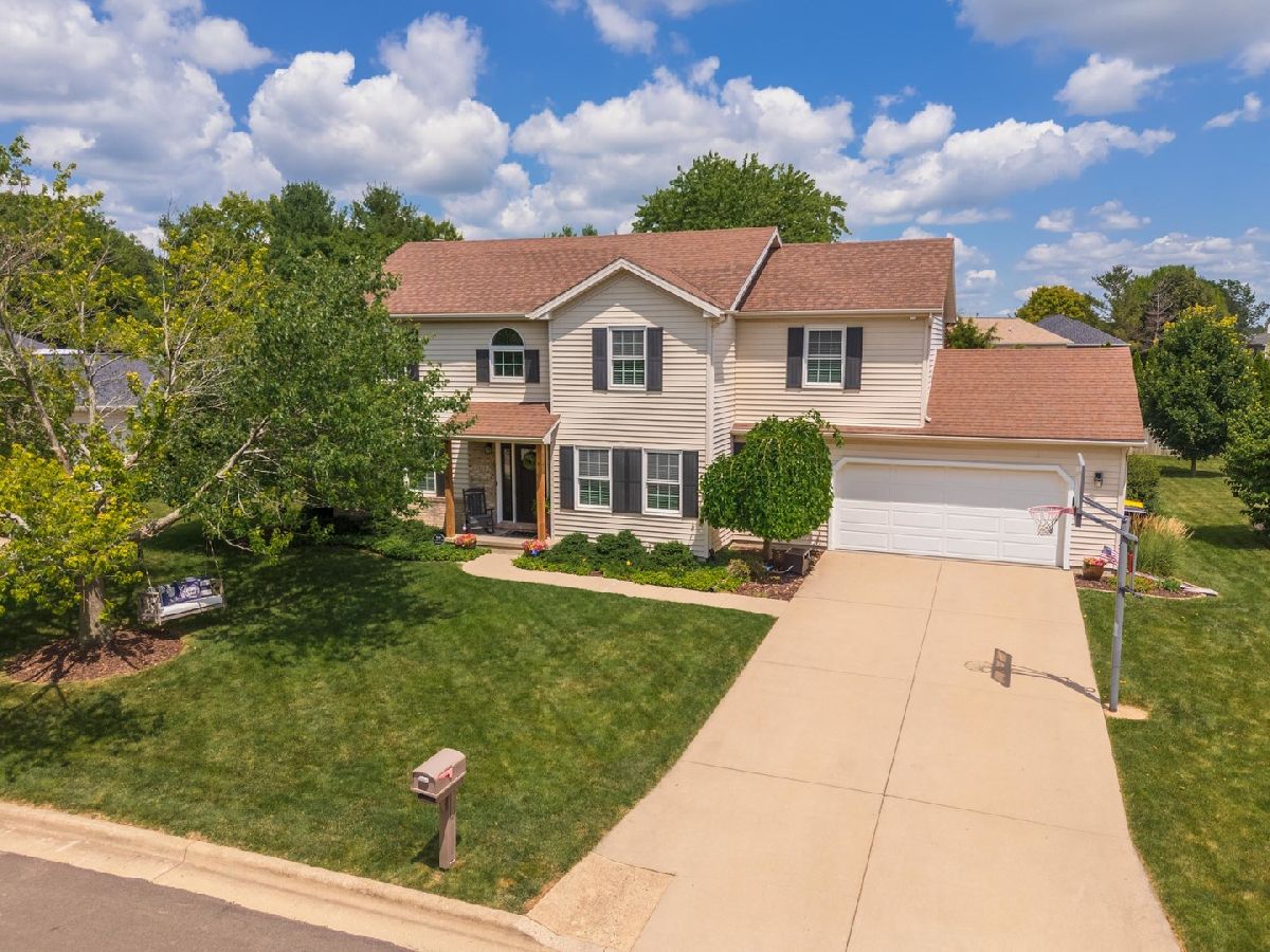 Homes & Condos & Townhomes Sold Carriage Hills Normal Illinois, 1608 Surrey