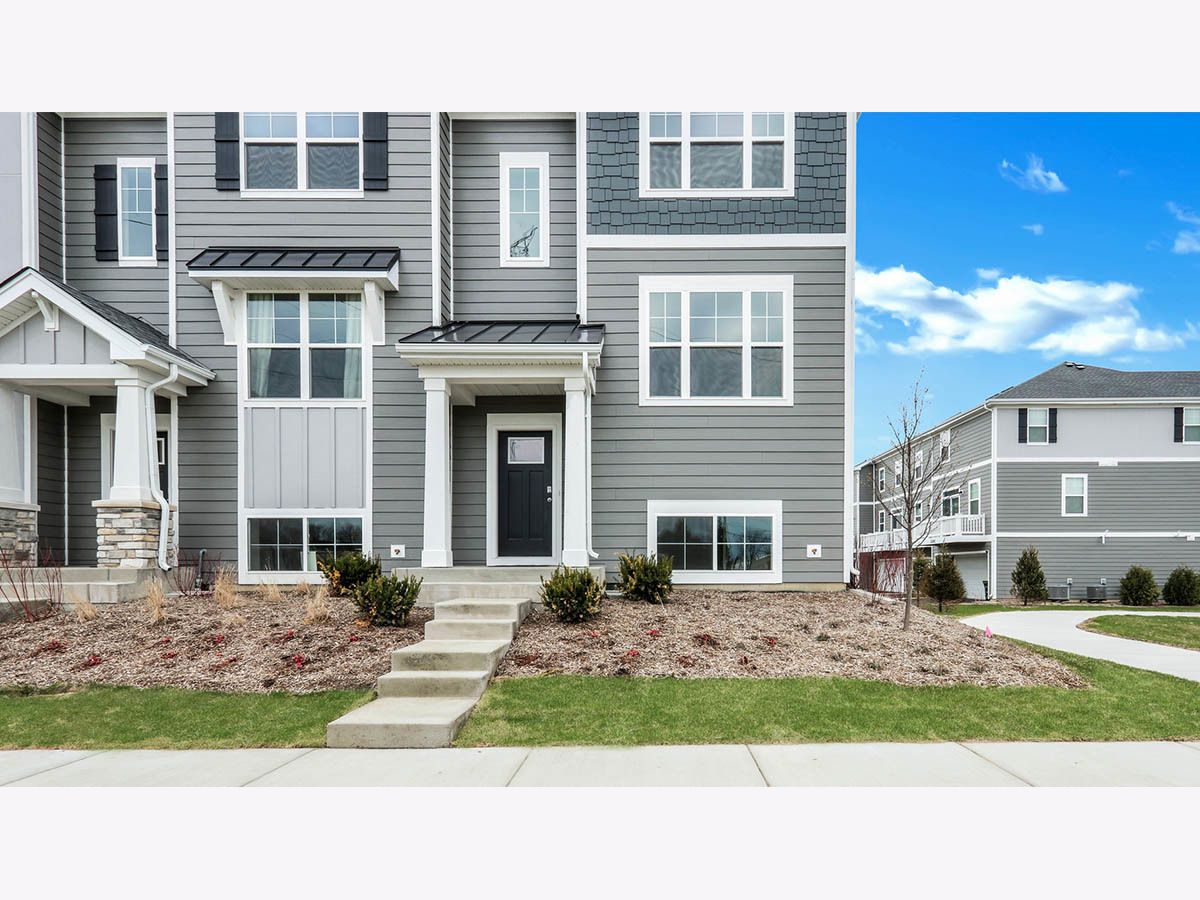 Condos & Townhomes Sold The Townes At Oak Creek Mundelein Illinois, 2162 Glacier