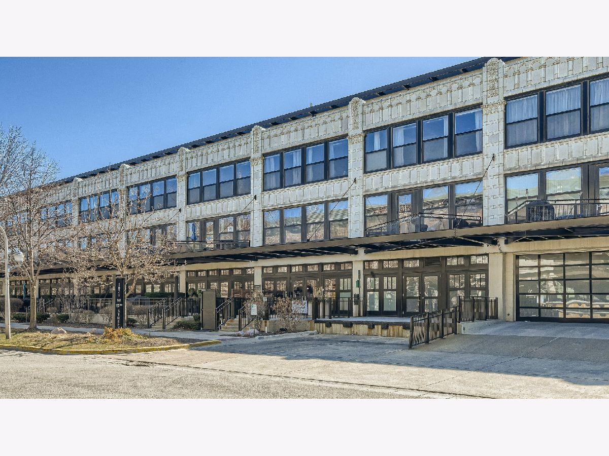 Condominiums Rented University Commons Chicago Illinois, 1071 15th