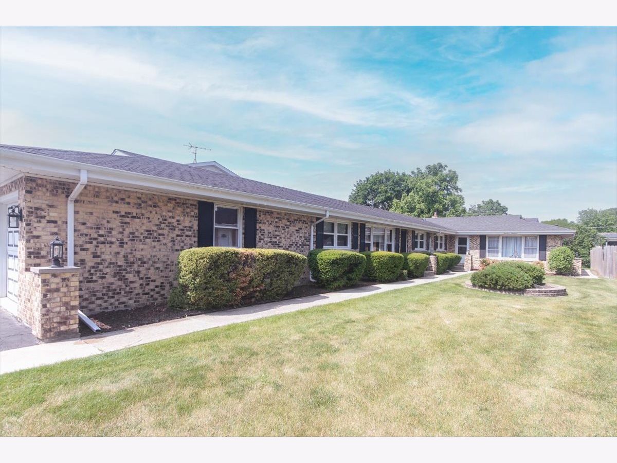 Homes Sold Elk Ridge Villas Mount Prospect Illinois, 1402 Linneman