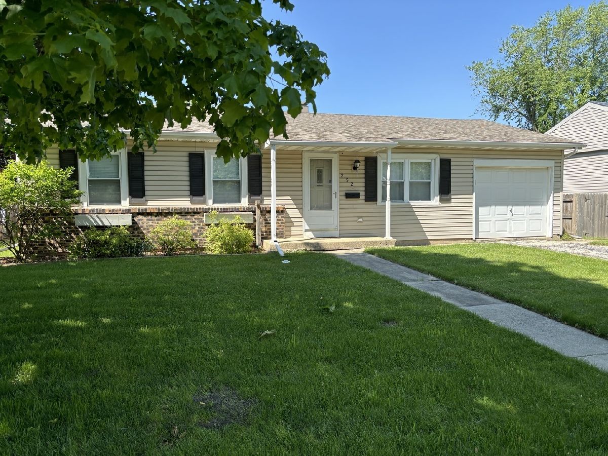  Rented Glendale Heights Illinois, 252 Marilyn