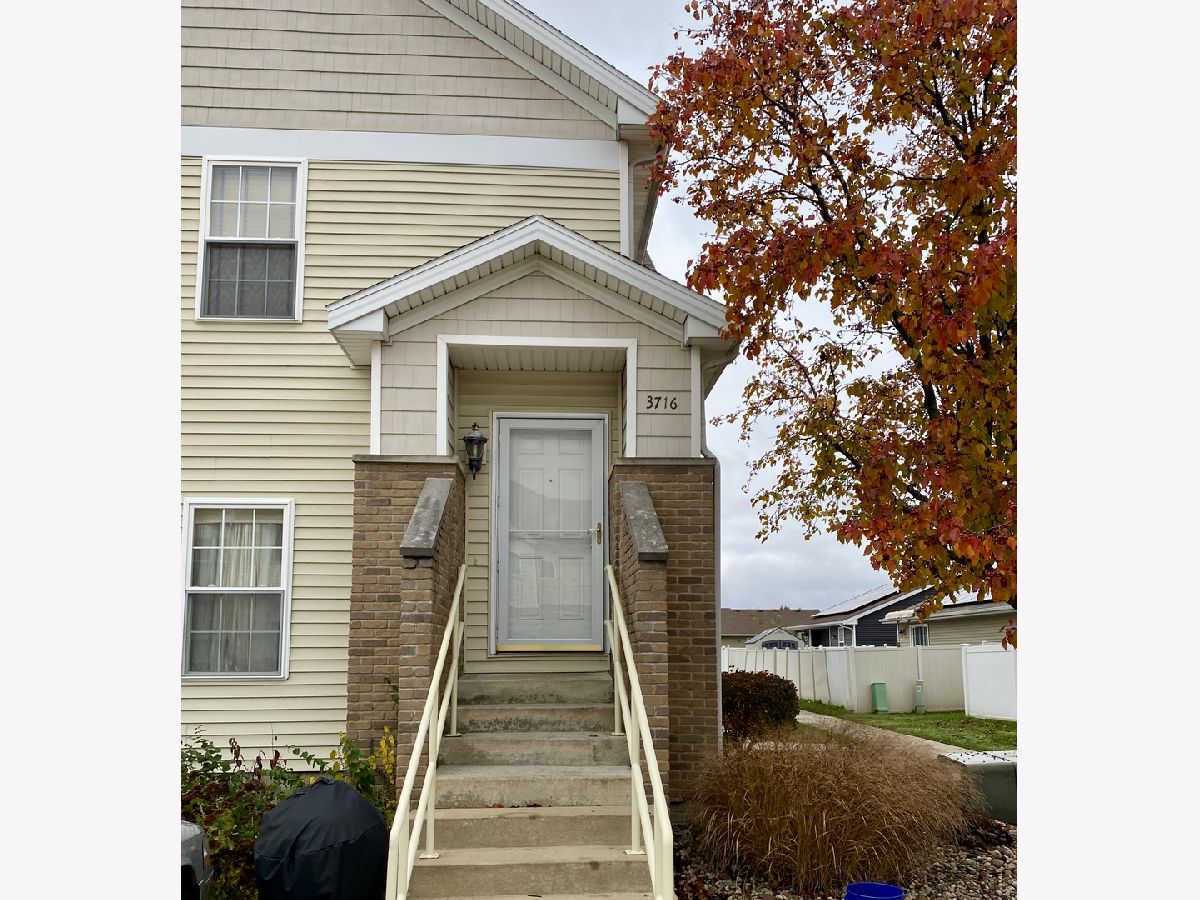 Homes & Condominiums Sold Boulder Ridge Champaign Illinois, 3716 Balcary Bay