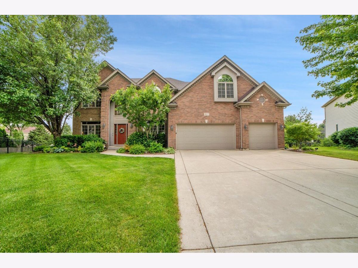 Homes Sold White Pines Oswego Illinois, 327 White Pines
