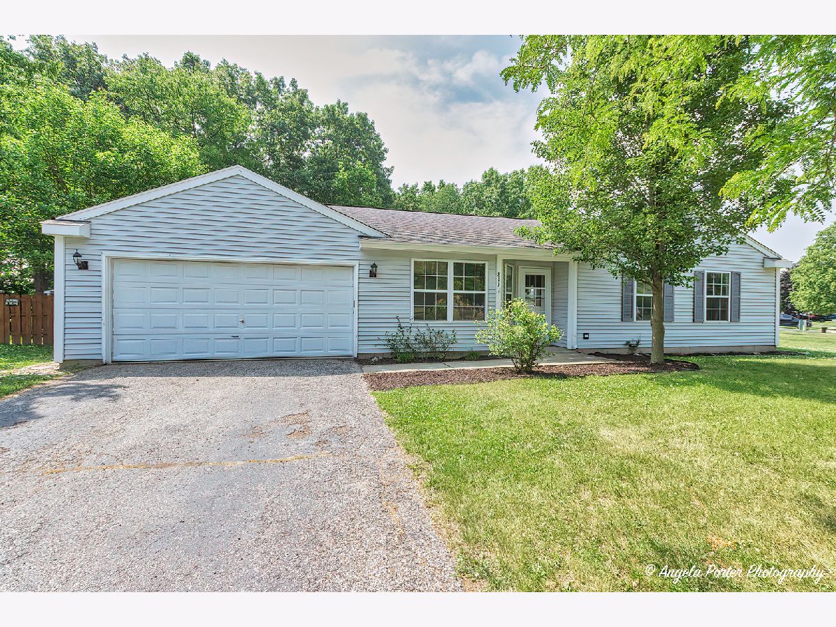 Homes & Townhomes Sold Fox River Shores Island Lake Illinois, 811 Nottingham