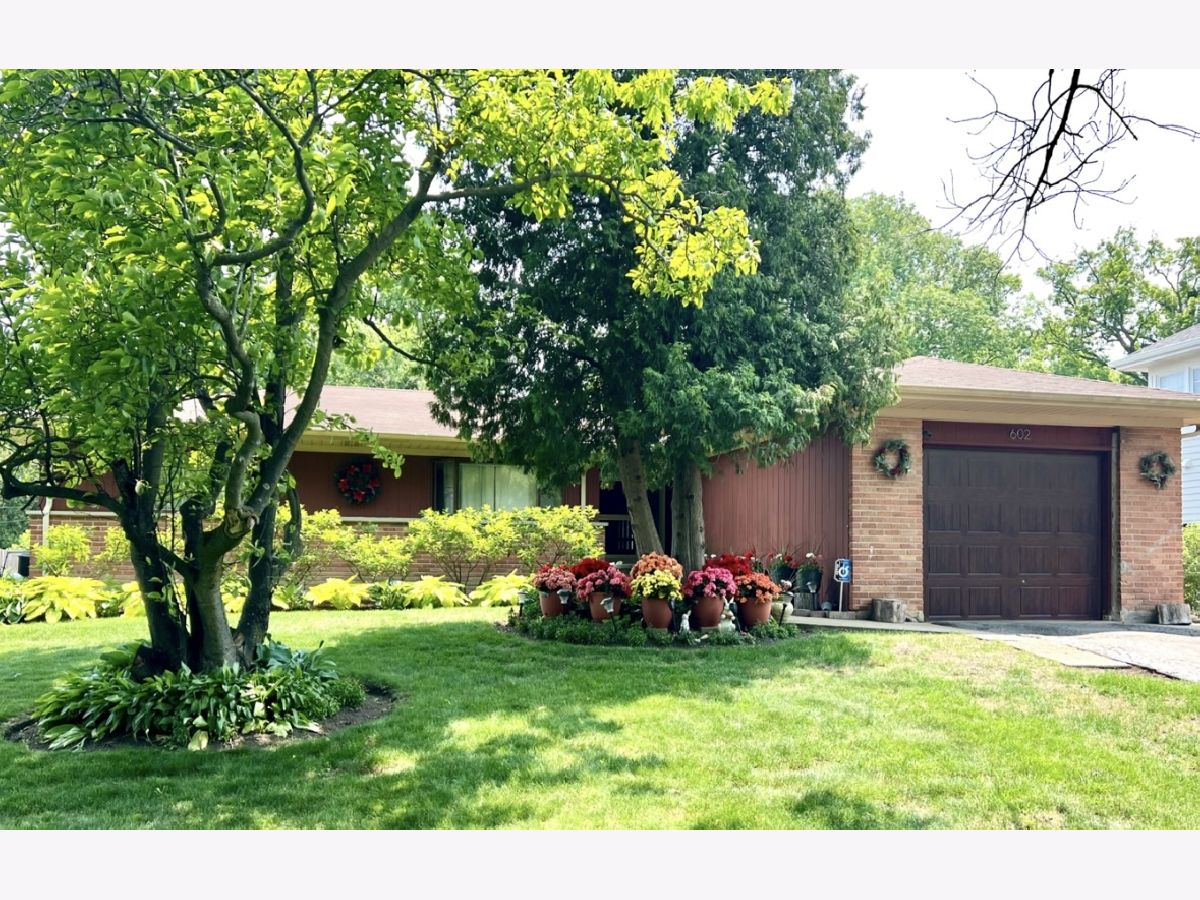 Homes For Sale Highlands Highland Park Illinois, 602 Old Elm Road