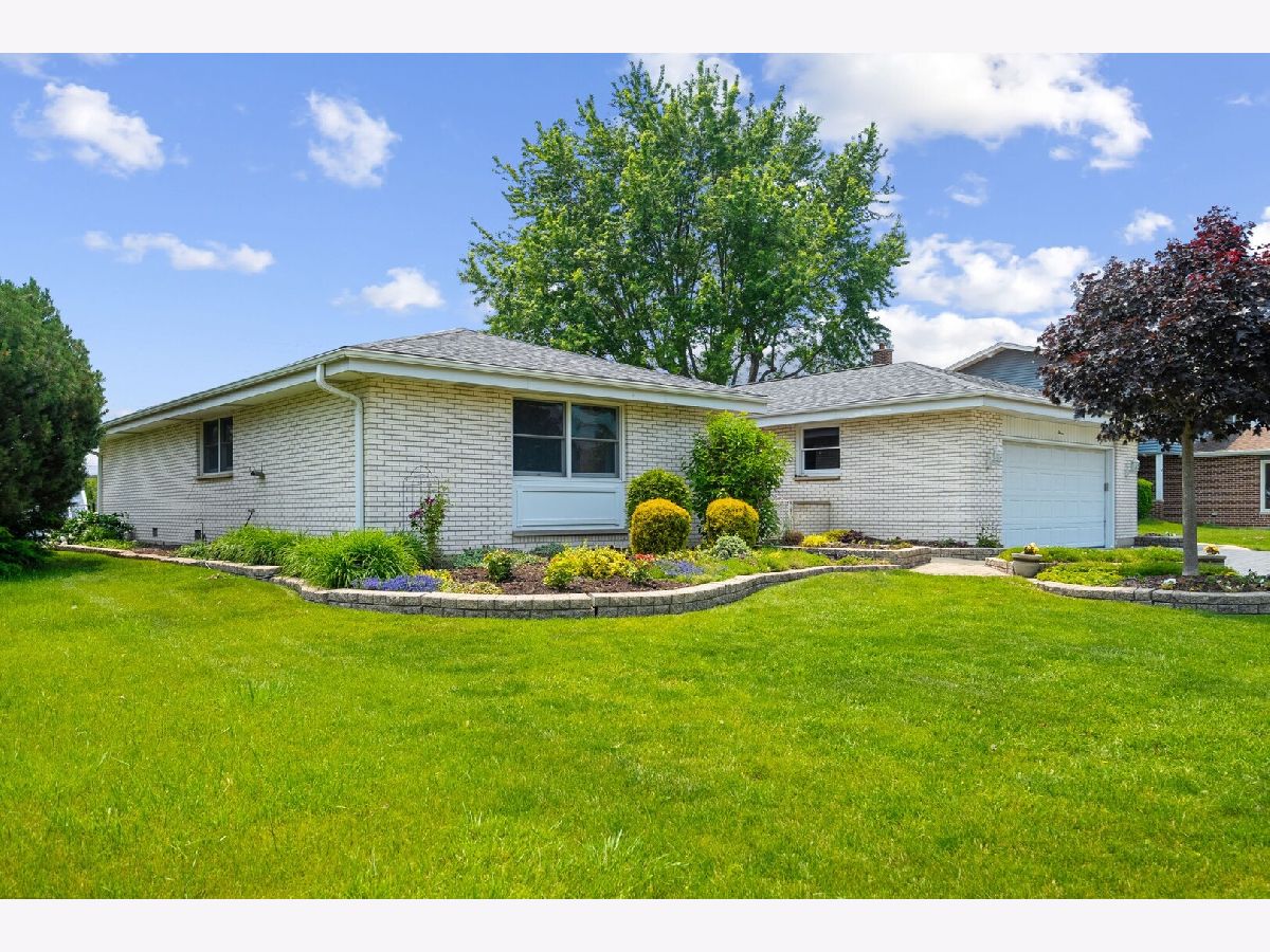 Homes For Sale Chatelaine Arlington Heights Illinois, 11 Appletree Lane