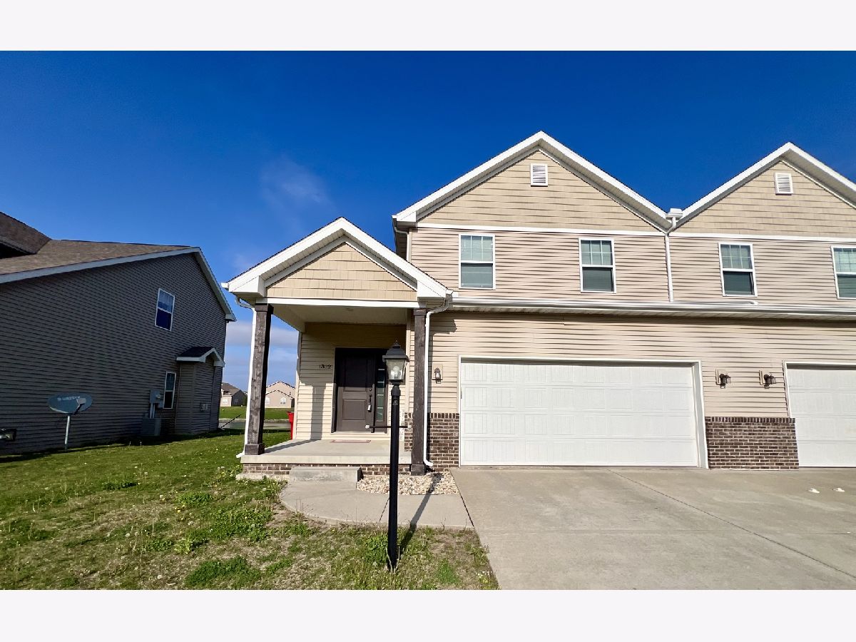 Homes & Condominiums Sold Boulder Ridge Champaign Illinois, 1318 Myrtle Beach